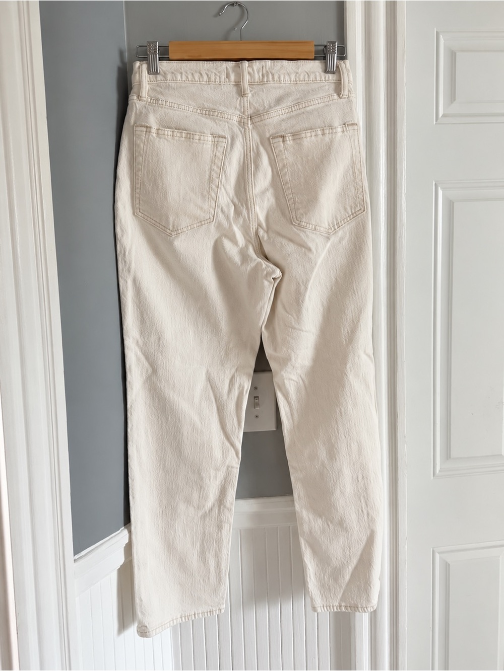 Abercrombie & Fitch High-Rise White Women's Jeans - Picture 2 of 2